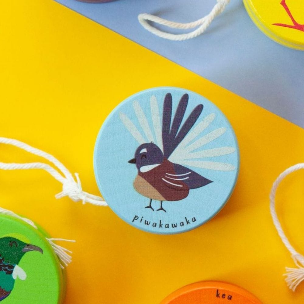 NZ Native Bird Wooden Yoyo - Pīwakawaka